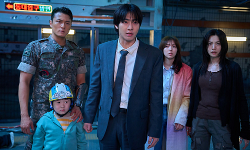 CÚ BẮT TAY NGOẠN MỤC THAY ĐỔI THẾ GIỚI CỦA LEE MIN-HO VÀ AHN HYO-SEOP TRONG “TOÀN TRÍ ĐỘC GIẢ”